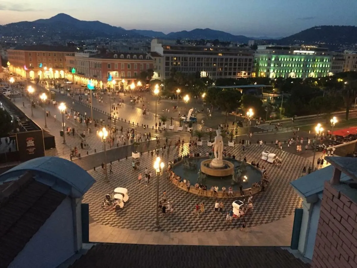 Apartment On Place Massena Nice